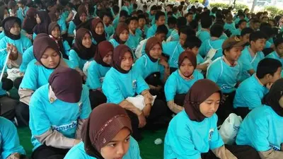 Ratusan siswa SD mengikuti Kampanye Gemarikan di Kantor Wali Kota Jakbar/barat.jakarta.go.id