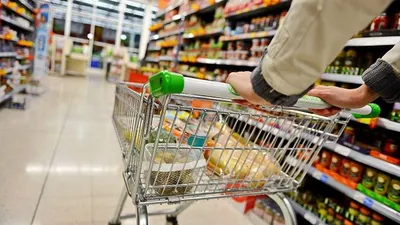 ilustrasi berbelanja di supermarket atau minimarket (Shutterstock)