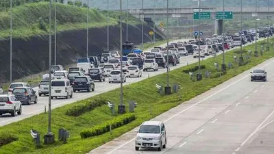 [Ilustrasi] Antrean kendaraan pemudik menumpuk di ruas jalan tol Cikopo-Palimanan, Subang, Jawa Barat, Sabtu (2/7). (dok Suara.com)