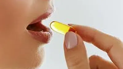 ilustrasi minum vitamin. (dok)