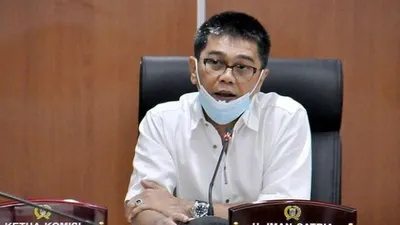 Ketua Komisi E DPRD DKI Jakarta, Iman Satria  / instagram