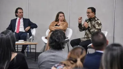 Anies Baswedan bersama Walikota Medellin Freduco Gutierez, dan Dewan Kota Lima Andrea Paola Cuba Plaza (instagram)