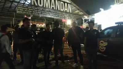 Bentrok suporter Persija dan PSM Makassar di Jakarta Selatan. (Antara)