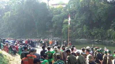 Upacara kemerdekaan di Sungai Cileungsi
