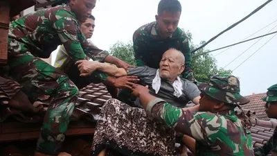 Lantamal III Jakarta dan Yonmarhanlan III Terjunkan Tim Siaga Banjir