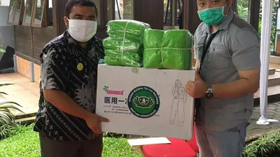 Rumah sakit rujukan Covid-19 Kota Bogor mendapat bantuan APD. ist