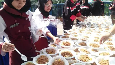 Warga Bogor Serbu Tauge Goreng Gratis di Mall BTM