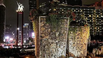 Instalasi Batu Gabion di Bundaran Hotel Indonesia, Jakarta Pusat