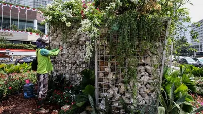 Instalasi Gabion Bundaran HI (Antara)