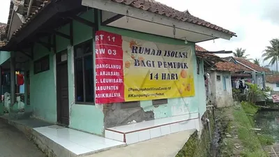 [Ilustrasi tempat isolasi] -- Warga Singdanglangu RT 11 RW 03, Desa Arjasari, Kecamatan Leuwisari, Kabupaten Tasikmalaya, menyediakan rumah isolasi Covid-19 bagi pemudik yang pulang dari perantauan. (Ayotasik.com/Irpan Wahab Muslim)