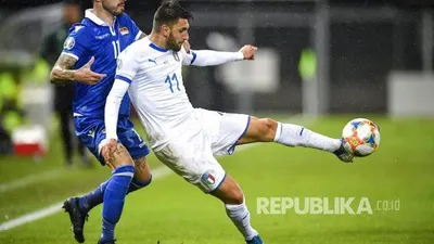 Pemain timnas Italia Vincenzo Grifo (kanan). Foto: Gian Ehrenzeller/Keystone via AP