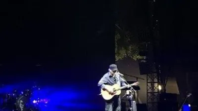 Iwan Fals tampil di Synchronize Fest 2019 yang dihelat di Gambir Expo Kemayoran, Jakarta Pusat pada Sabtu (5/10/2019)/Suara.com-Revi Cofans Rantung)