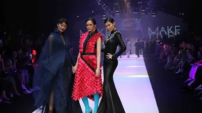 Fashion Show Colors Uncensored  di Fashion Tent, Jakarta Fashion Week 2020, Kamis (24/10/2019)/Make Over