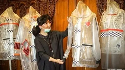 Jaket Pelindung Diri Karya Anne Avantie. (Instagram/@anneavantieheart)