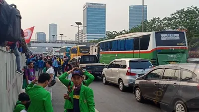 Kondisi Jalan Tol Dalam Kota sebelum diblokade mahasiswa/Ayojakarta.com