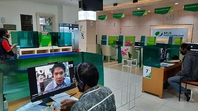 Layanan virtual Lapak Asik BP Jamsostek Bekasi, salah satu upaya mendukung kebijakan pemerintah mencegah penyebaran Covid-19 (Ayojakarta/Firda)