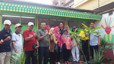 Saung Betawi dibangun warga RT 06 RW 7, Kelurahan Pekojan untuk sarana interaksi dan JBM (barat.jakarta.go.id)