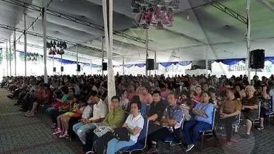 Jemaat memadati Gereja Katedral untuk mengikuti Misa Natal (Ayojakarta.com/Dhika Alam Noor)