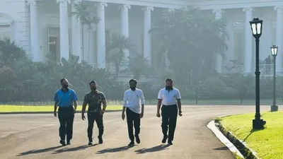 Jokowi olahraga di Istana Bogor ditemani para Kepala Staf TNI, Minggu (14/6/2020) pagi (Biro Pers Sekretariat Presiden)