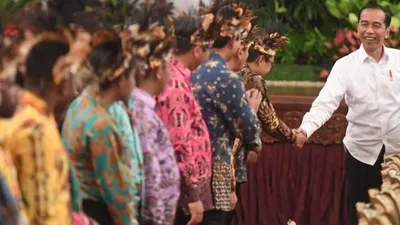 Presiden Jokowi menerima setidaknya 61 tokoh Papua di Istana Negara, Jakarta, Selasa (10/9/2019)/Antara Foto