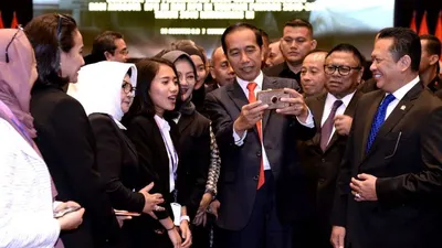 Presiden Joko Widodo bersama pimpinan MPR dan DPR/Biro Presiden