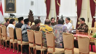Presiden Jokowi saat menerima para pimpinan lembaga agama, di Istana Merdeka, Jakarta, Kamis (26/9/2019) siang. Dalam kesempatan itu Jokowi meminta para tokoh agama tidak meragukan komitmen dirinya terhadap demokrasi/Setkab.go.id