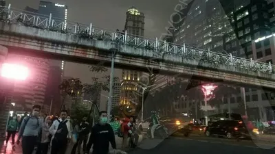 JPO tanpa atap di Jalan Jenderal Sudirman/Ayojakarta.com-Aprilia Rahapit