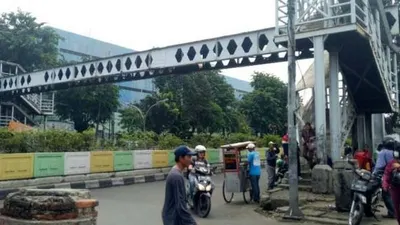 Jembatan Penyeberangan Orang di Pasar Minggu/Antara