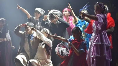Drama Musikal Into The Woods JR Sukses Digelar di Jakarta