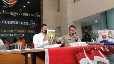 Jumpa pers penangkapan tokoh KAMI di Bareskrim Polri, Kebayoran Baru, Jakarta Selatan, Kamis (15/10/2020). [Suara.com/Yasir]