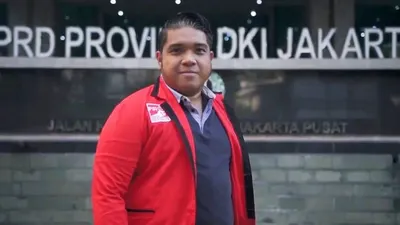 Anggota Komisi D DPRD DKI Jakarta Fraksi Partai Solidaritas Indonesia (PSI), Justin Adrian. (Youtube/Warga Jakarta)