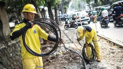 Ilustrasi pemasangan kabel utilitas (Mediaindonesia.com)