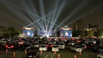 Kahitna di konser drive-in New Live! Experience, JIExpo, Kemayoran, Jakarta Utara, Sabtu (29/8/2020) malam. [Instagram Adib Hidayat]