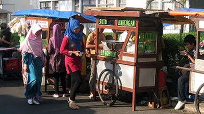 pedagang kaki lima/wikipedia.org