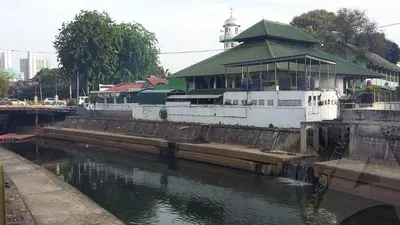 Lokasi penemuan mayat bayi di Kali Ciliwung, CikiniAyojakarta.com