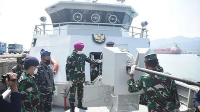 Penyambutan Kapal Angkutan Laut (KAL) Anyer  I – 3 – 64  di dermaga Indah Kiat Merak, Kota Cilegon pada Sabtu (13/6/2020) lalu.