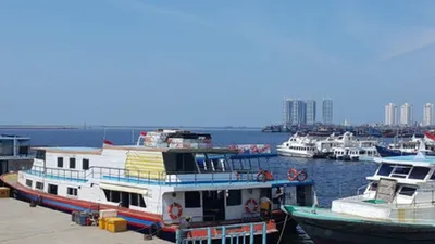 Kapal Penumpang di Kepulauan Seribu (Beritajakarta.id)