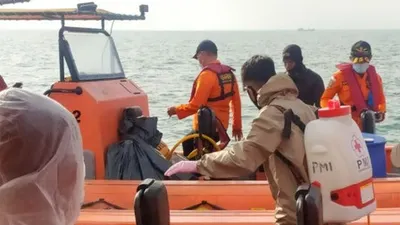 PMI Disinfeksi Kapal Rescue Pencairan Pesawat Sriwijaya Air SJ182/beritajakarta.id/suparni