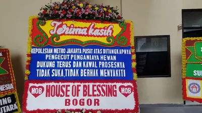 Karangan bunga dukungan untuk Polres Metro Jakarat Pusat/Istimewa