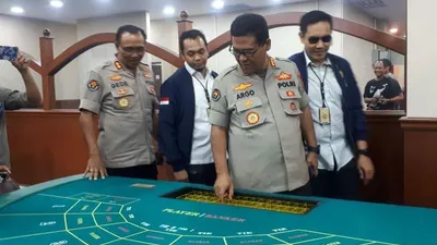 Kabid Humas Polda Metro Kombes Argo Yuwono dalam jumpa pers di Apartemen Robinson, Selasa (8/10/2019)/Kompas