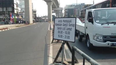 Kebijakan aturan Ganjil Genap di kawasan Fatmawati, Jakarta Selatan. (Kompas.com - Walda Marison)