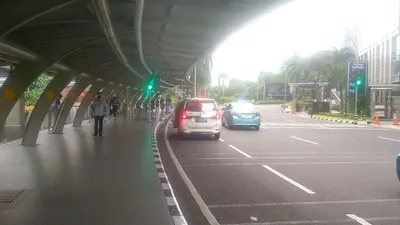 Aktivitas perkantoran di kawasan SCBD, Jakarta Selatan, tampak lengang. (Ayojakarta.com/Hendy Dinata)