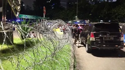 Peserta Reuni 212 Mulai Padati Monas, Polisi Siaga dengan Kawat Berduri