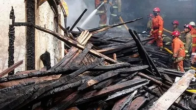 Sisa bangunan kebakaran di Kelurahan Kalibaru, Cilincing, Jakarta Utara yang terjadi 20 September silam/ instagram: humasjakfire