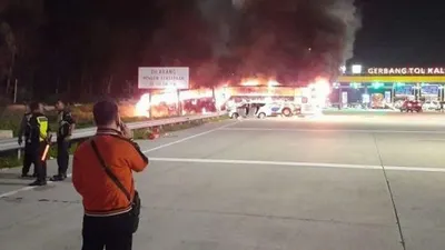 Tabrakan di Dekat Gerbang Tol Kalikangkung, Ini Penyebabnya