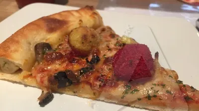 Varian baru produk olahan pizza di Pizza Hut/Ayojakarta.com-Istihanah Soejoethi