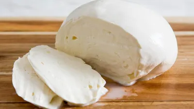 Keju mozzarella Photograph: Vicky Wasik