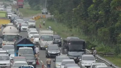 Kemacetan di Tol Jagorawi (Merdeka.com-Imam Buhori)