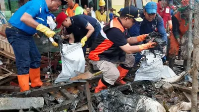 Kampung Melayu Butuh Waktu 7 Hari Bersihkan Sampah Sisa Banjir