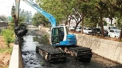 Pengerukan Kali Maja di Kelurahan Pegadungan/barat.jakarta.go.id
